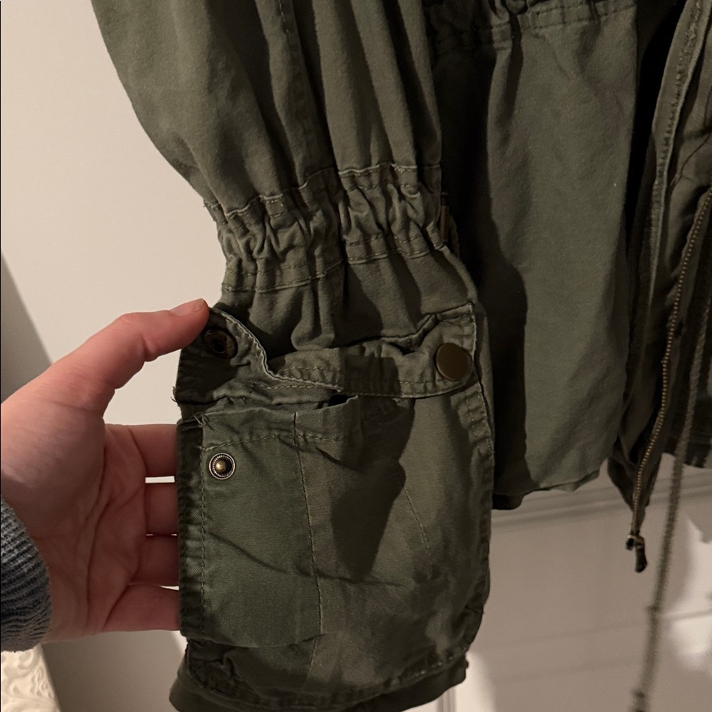 Olive Green Hooded Utility Vest - Picture 3 of 5